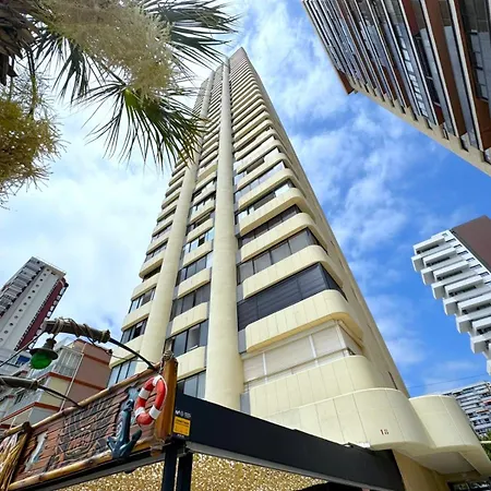 Torre Levante 30 *