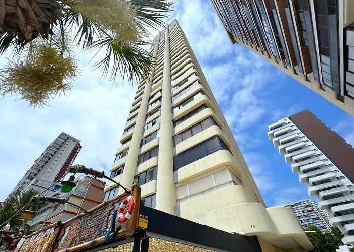 Torre Levante 30 *